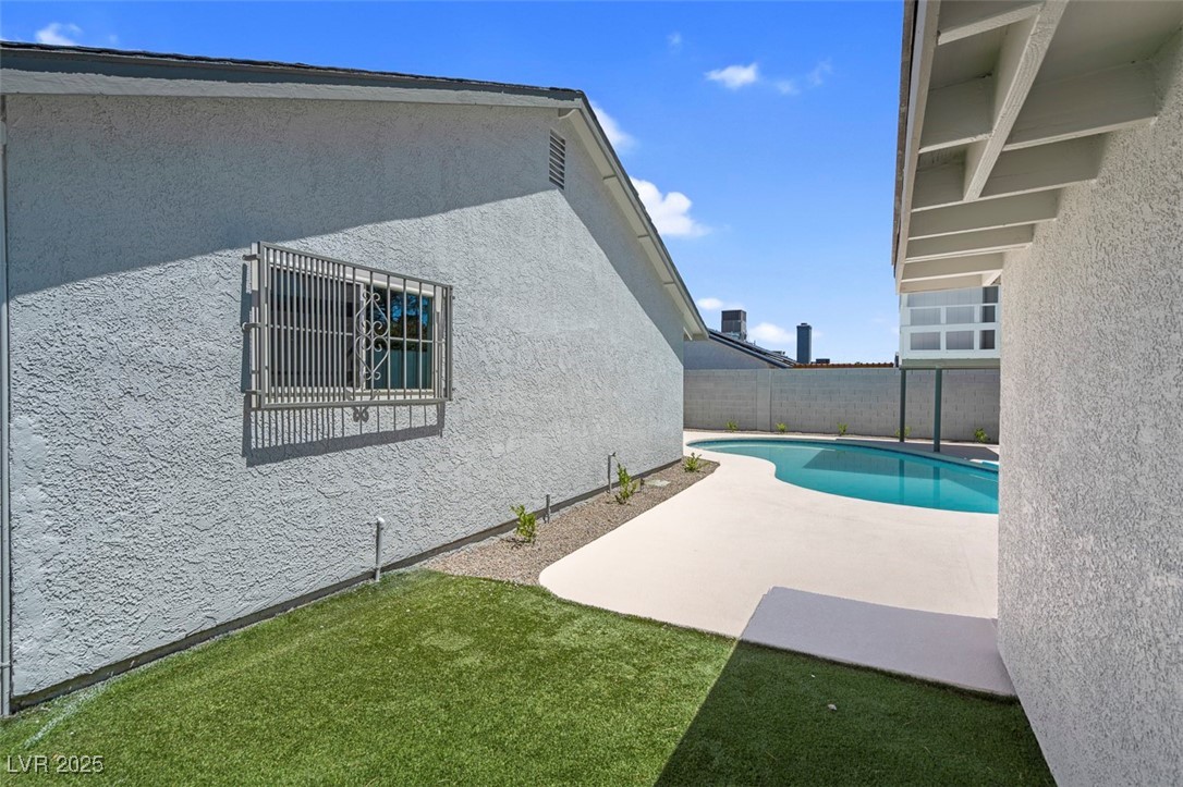 6181 Cedarwood Avenue Property Photo 43