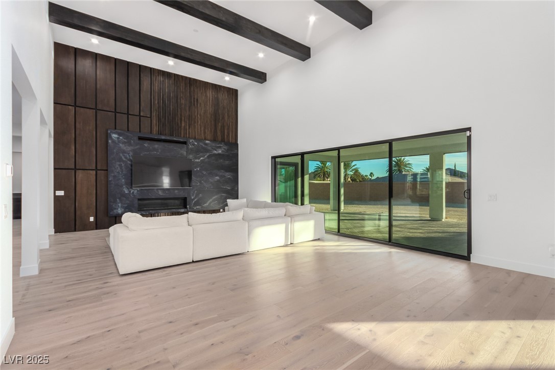 5725 El Royale Court Property Photo 15
