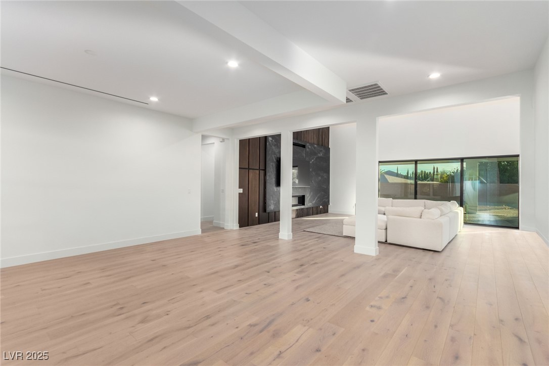 5725 El Royale Court Property Photo 18