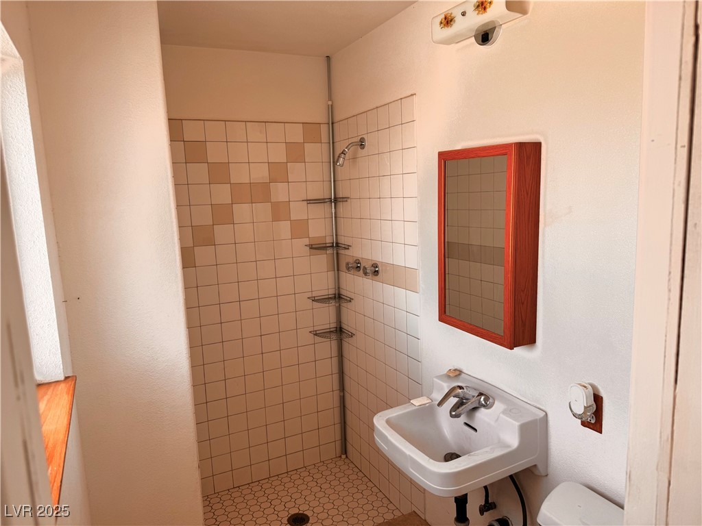 212 Hinkle Street Property Photo 9