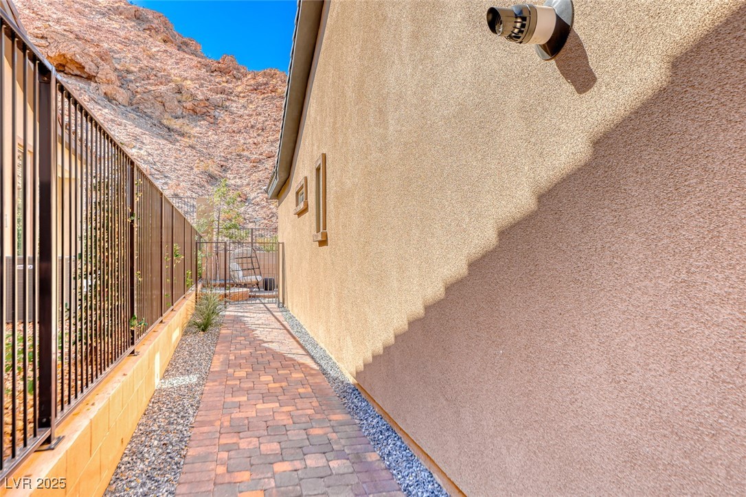 125 Mirage View Drive Property Photo 44