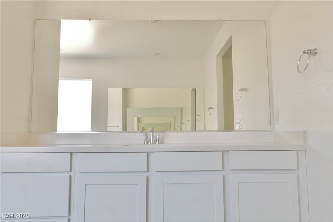 6250 Lamont Hills Avenue Property Photo 11
