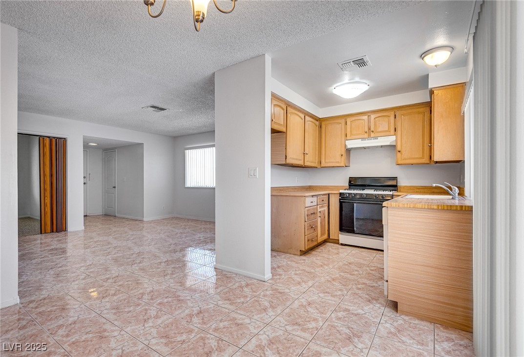 6211 Meadow Brook Lane Property Photo 5