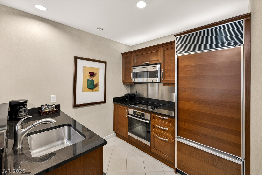 125 East Harmon Avenue 321 Property Photo 5