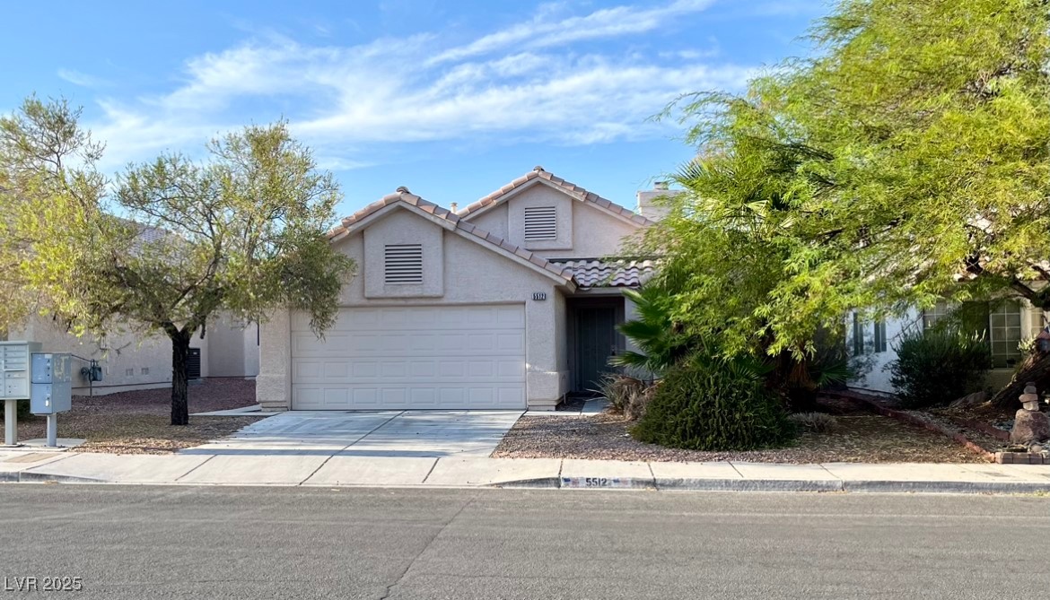 5512 Del Lago Drive Property Photo 1
