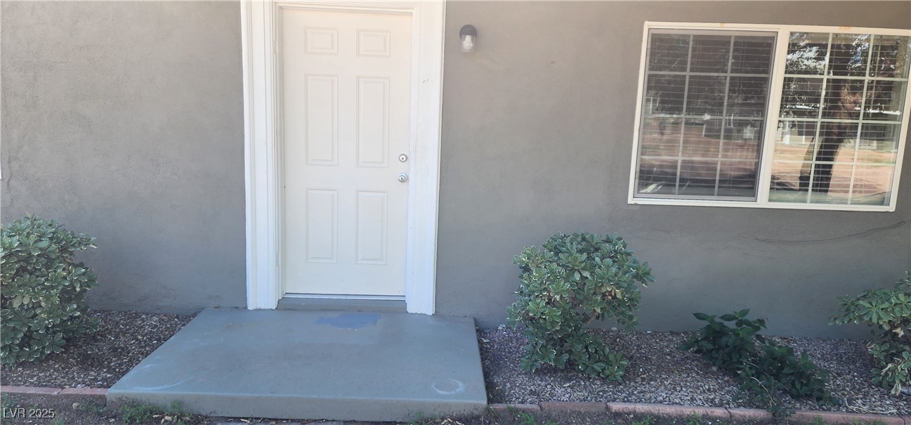 633 Nevada Way 18 Property Photo
