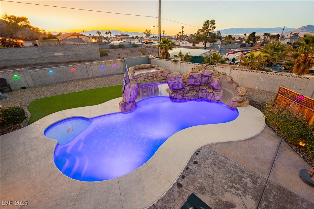 200 East Desert Rose Drive Property Photo