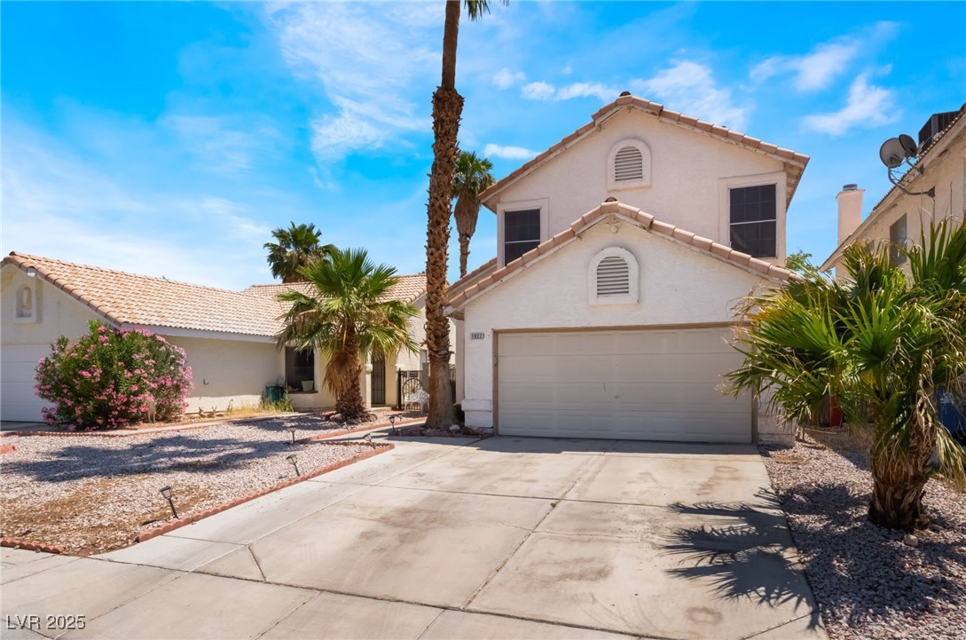 1922 Falcon Ridge Street Property Photo 3
