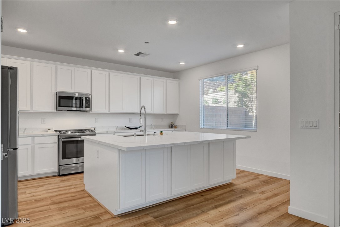 40 Strada Moscato Property Photo 12