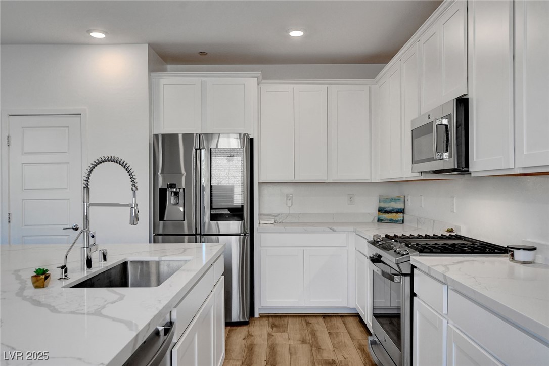 40 Strada Moscato Property Photo 13