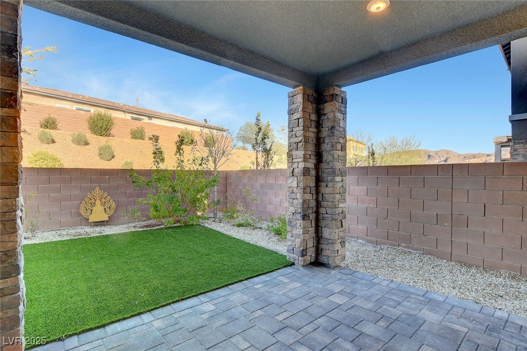40 Strada Moscato Property Photo 46