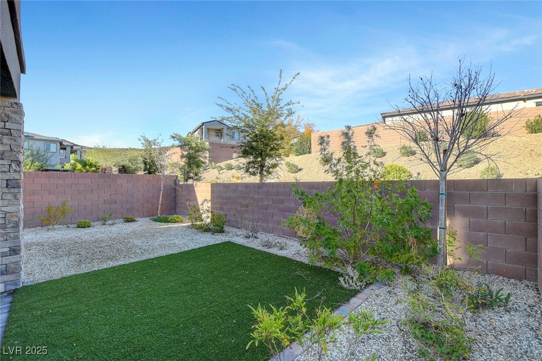 40 Strada Moscato Property Photo 48