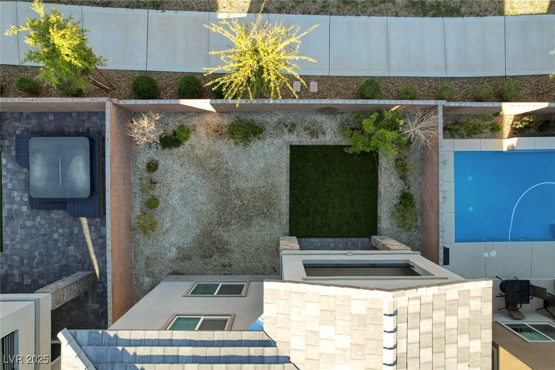 40 Strada Moscato Property Photo 50