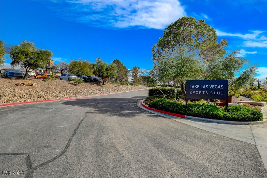 40 Strada Moscato Property Photo 70