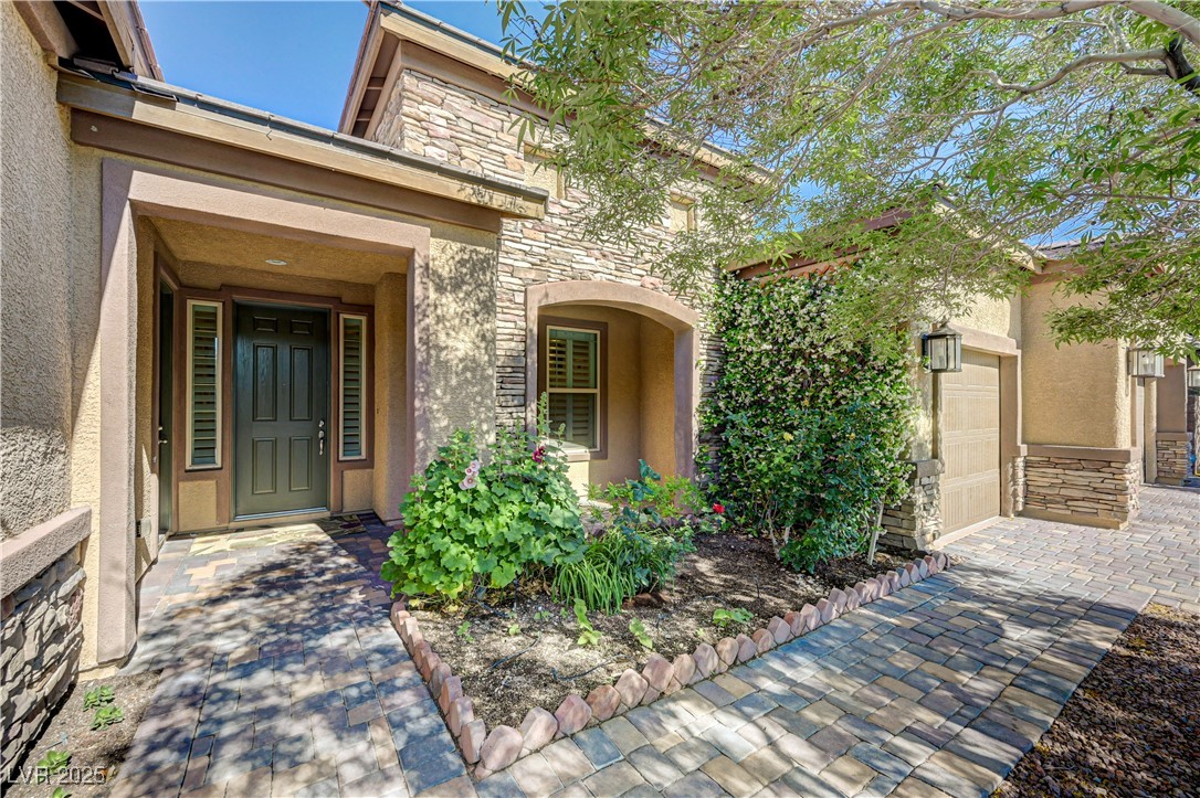 4260 Helena Cove Court Property Photo 1