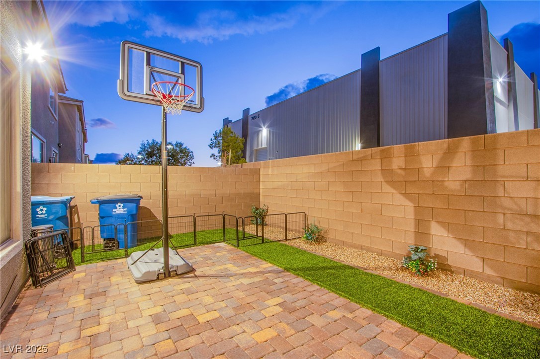 8021 Adelaide Hills Street Property Photo 30