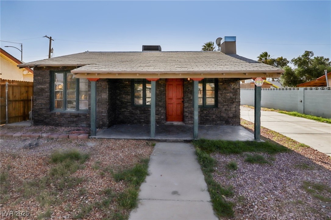 1844 Yale Street Property Photo