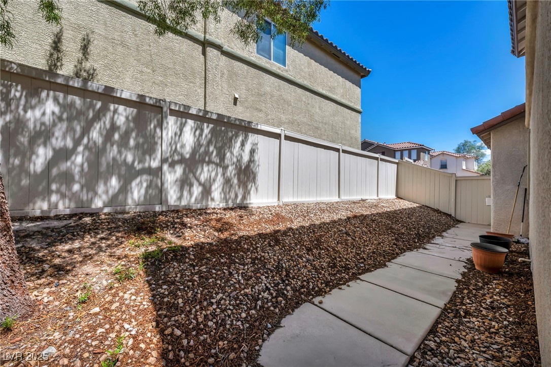 9165 Starling Wing Place Property Photo 27