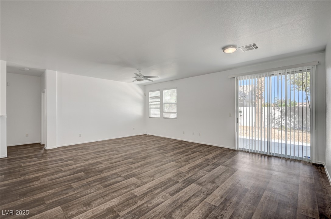 5622 Sage Pines Drive Property Photo 3