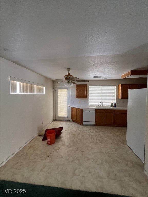 128 Appian Way Property Photo 8