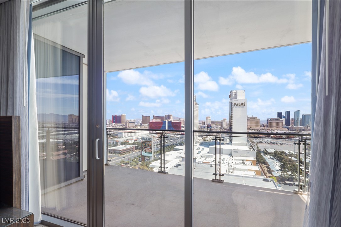 4381 West Flamingo Road 2122 Property Photo 5