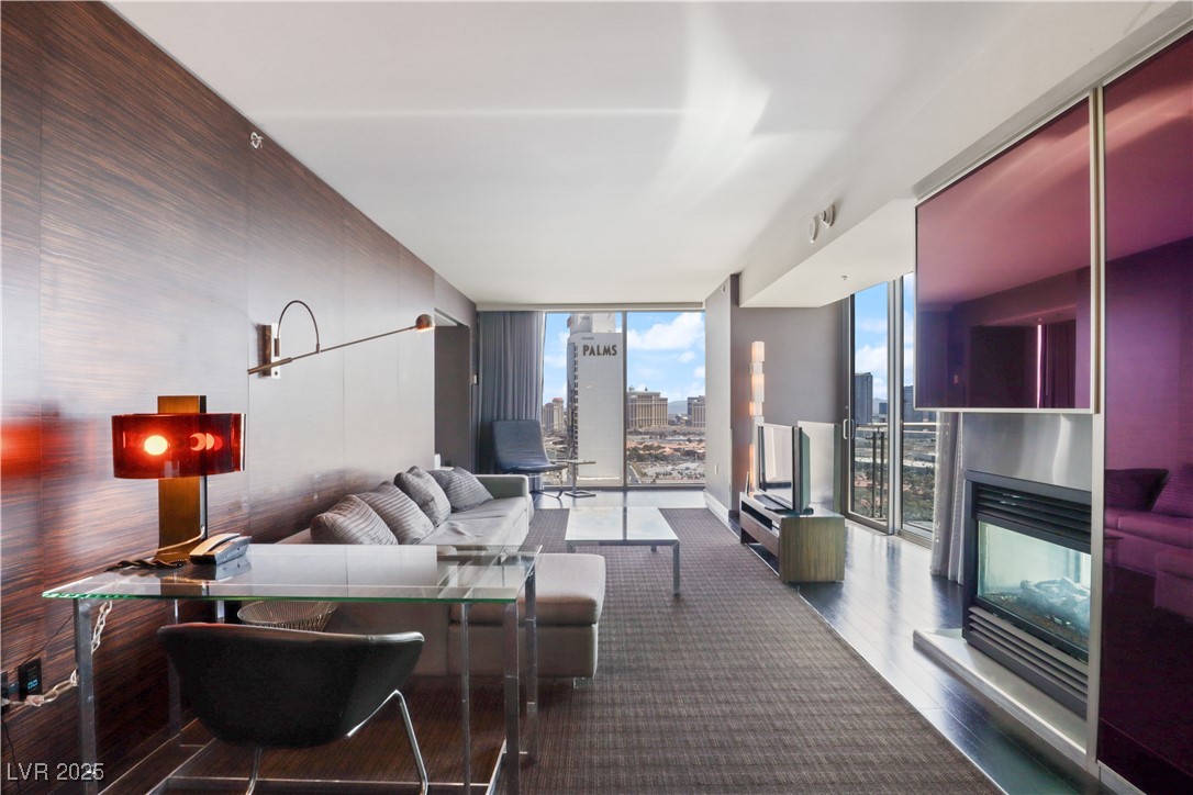 4381 West Flamingo Road 2122 Property Photo 7