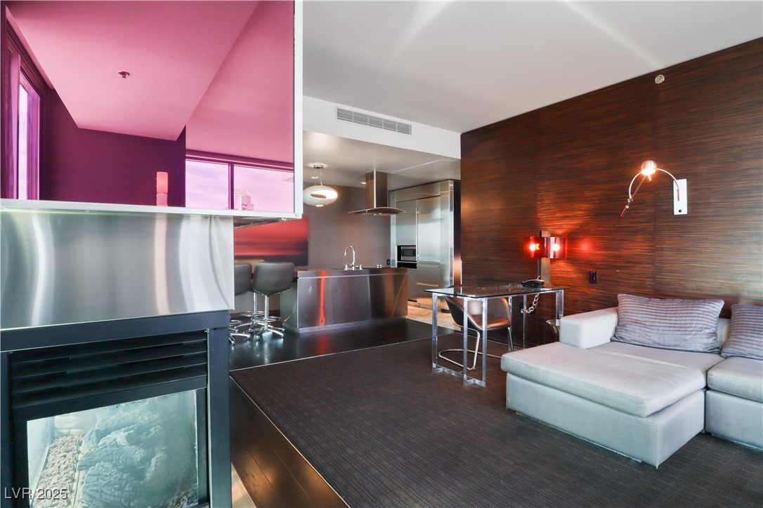 4381 West Flamingo Road 2122 Property Photo 9