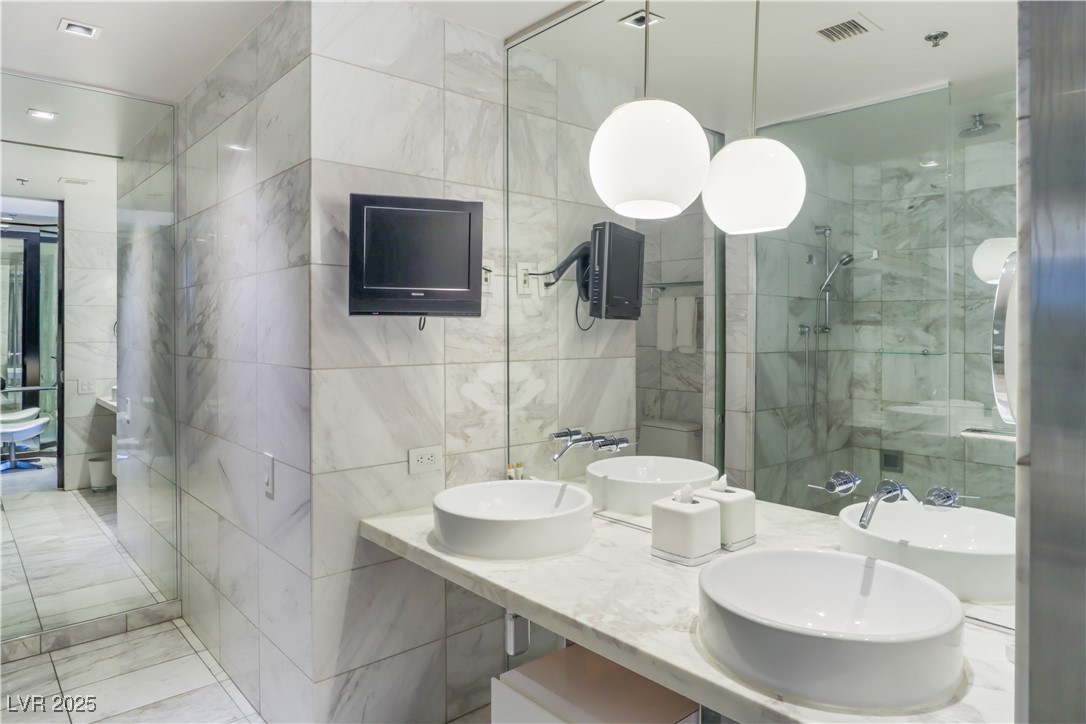 4381 West Flamingo Road 2122 Property Photo 11