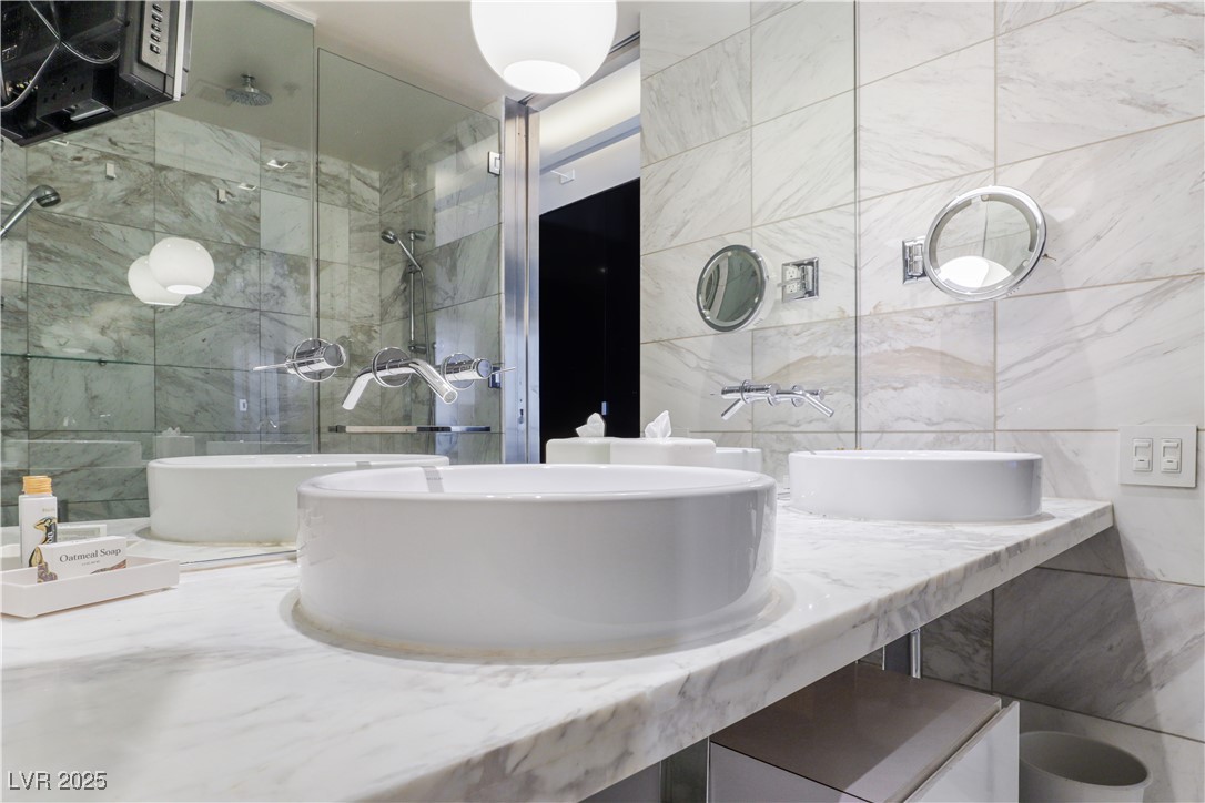 4381 West Flamingo Road 2122 Property Photo 14