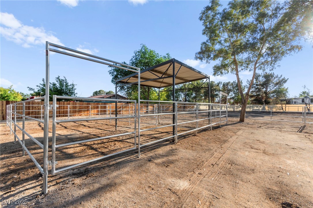 6920 Bradley Road Property Photo 3