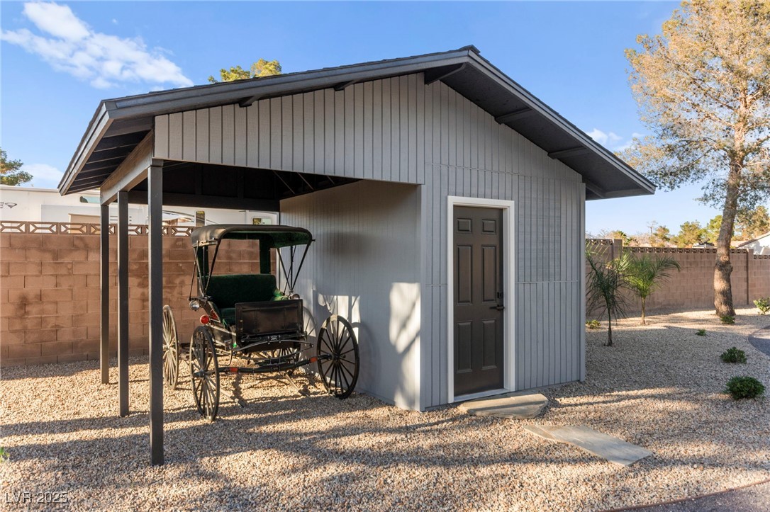 6920 Bradley Road Property Photo 13