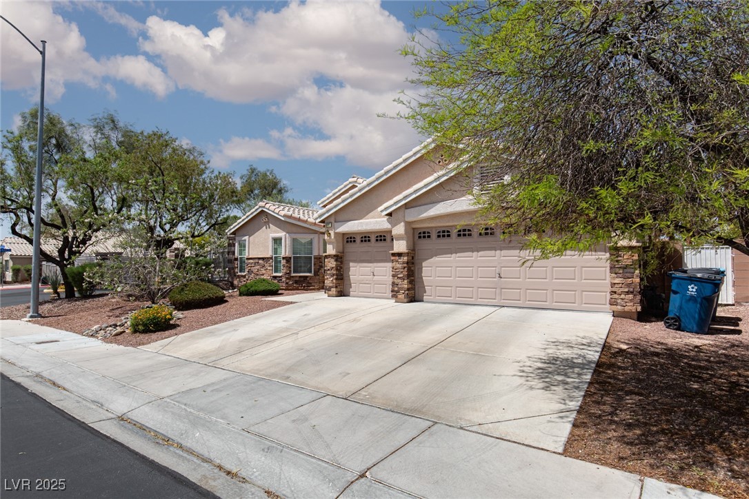 6233 Double Oak Street Property Photo