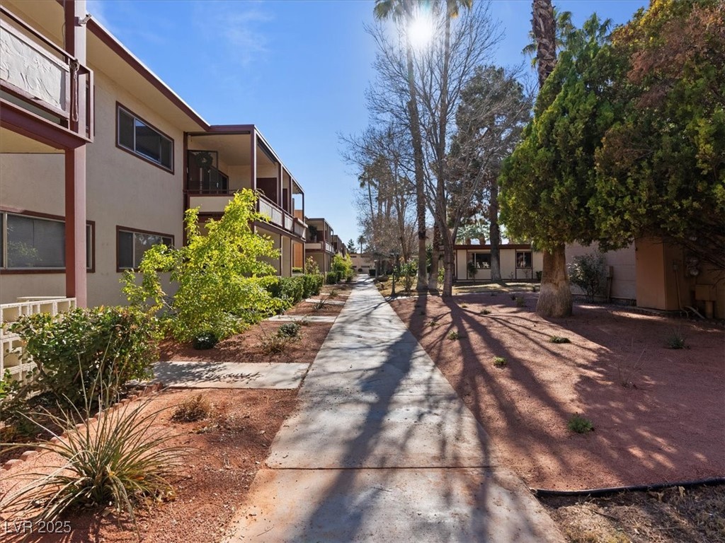 350 East Desert Inn Road H208 Property Photo 30
