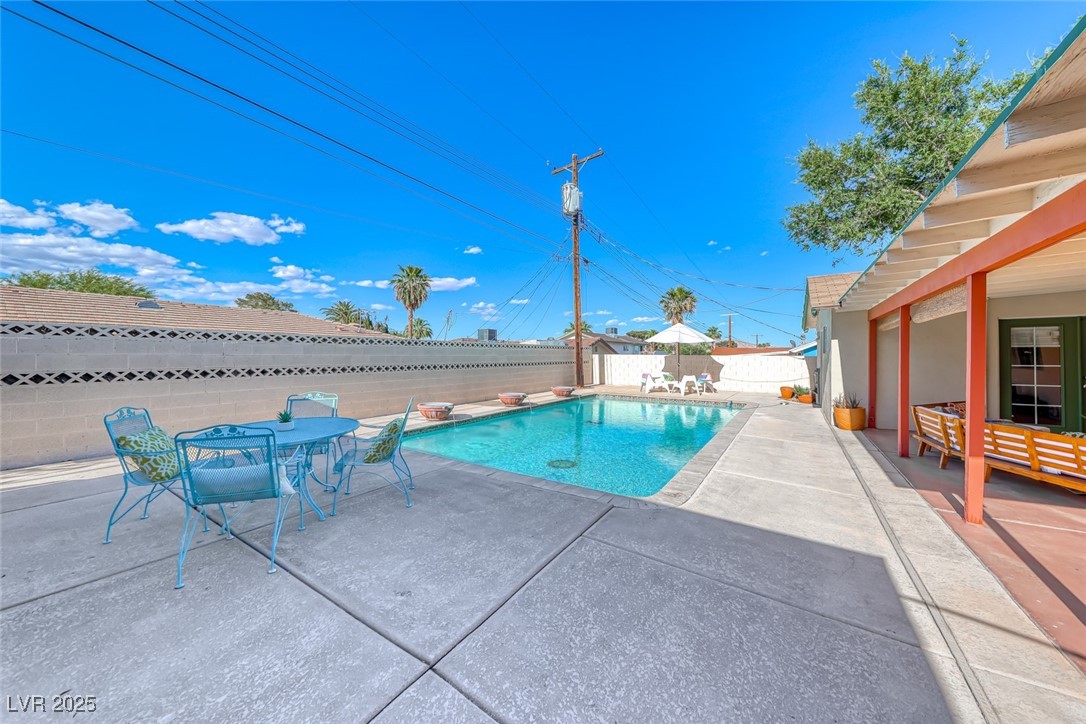 1721 East Oakey Boulevard Property Photo 36