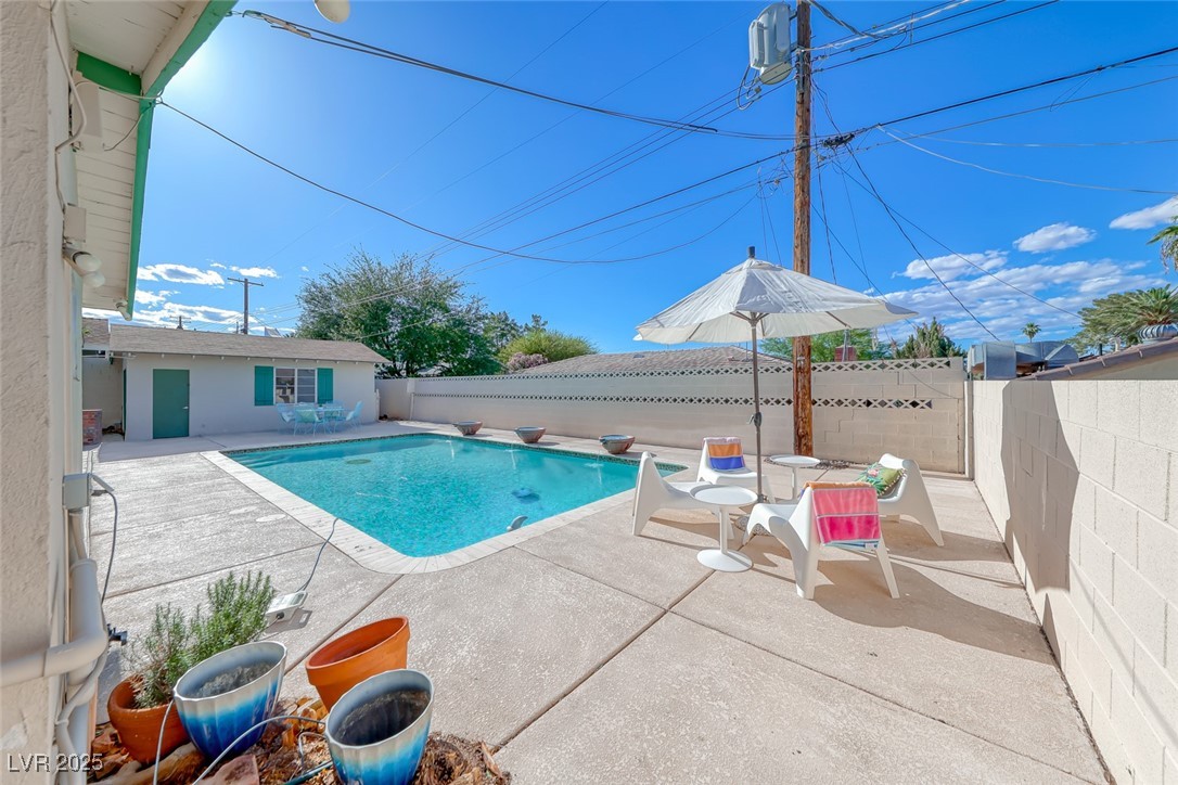 1721 East Oakey Boulevard Property Photo 37