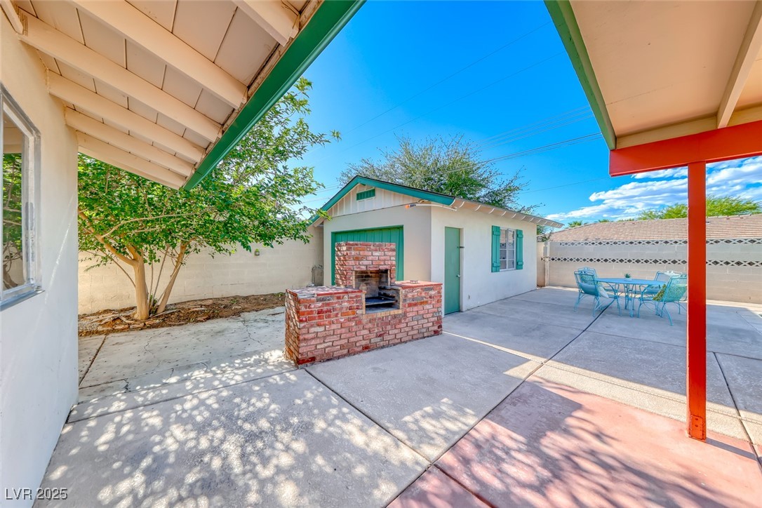 1721 East Oakey Boulevard Property Photo 38