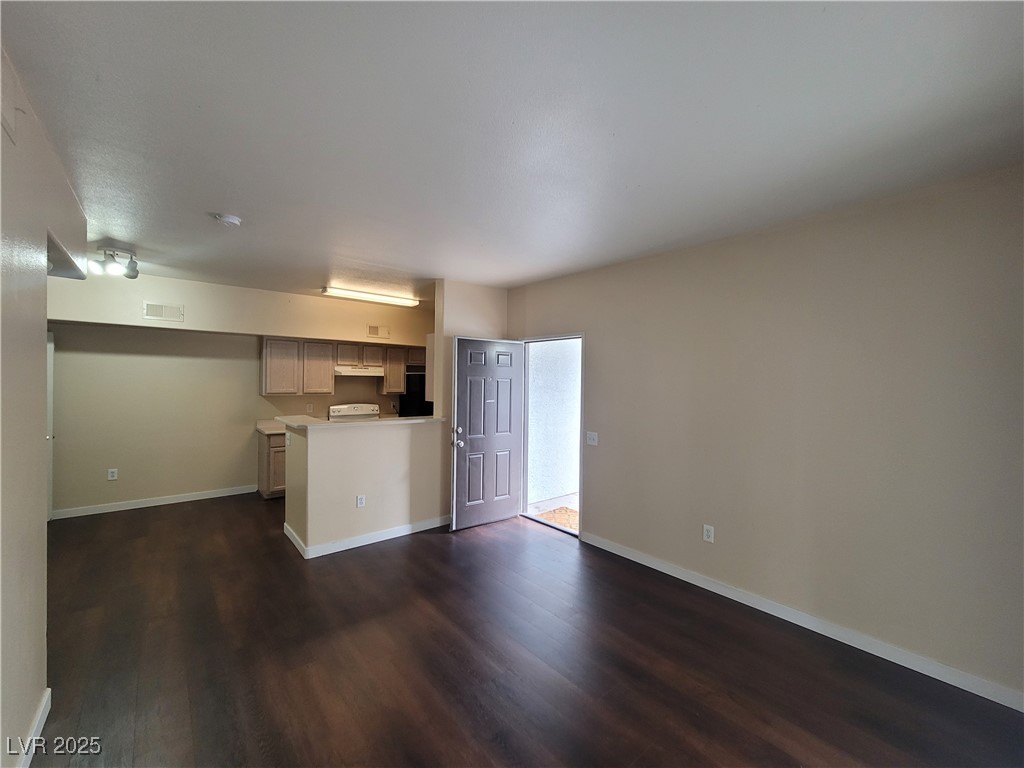 2615 West Gary Avenue 2054 Property Photo 10