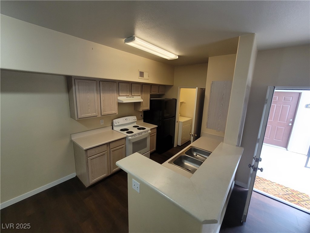 2615 West Gary Avenue 2054 Property Photo 32