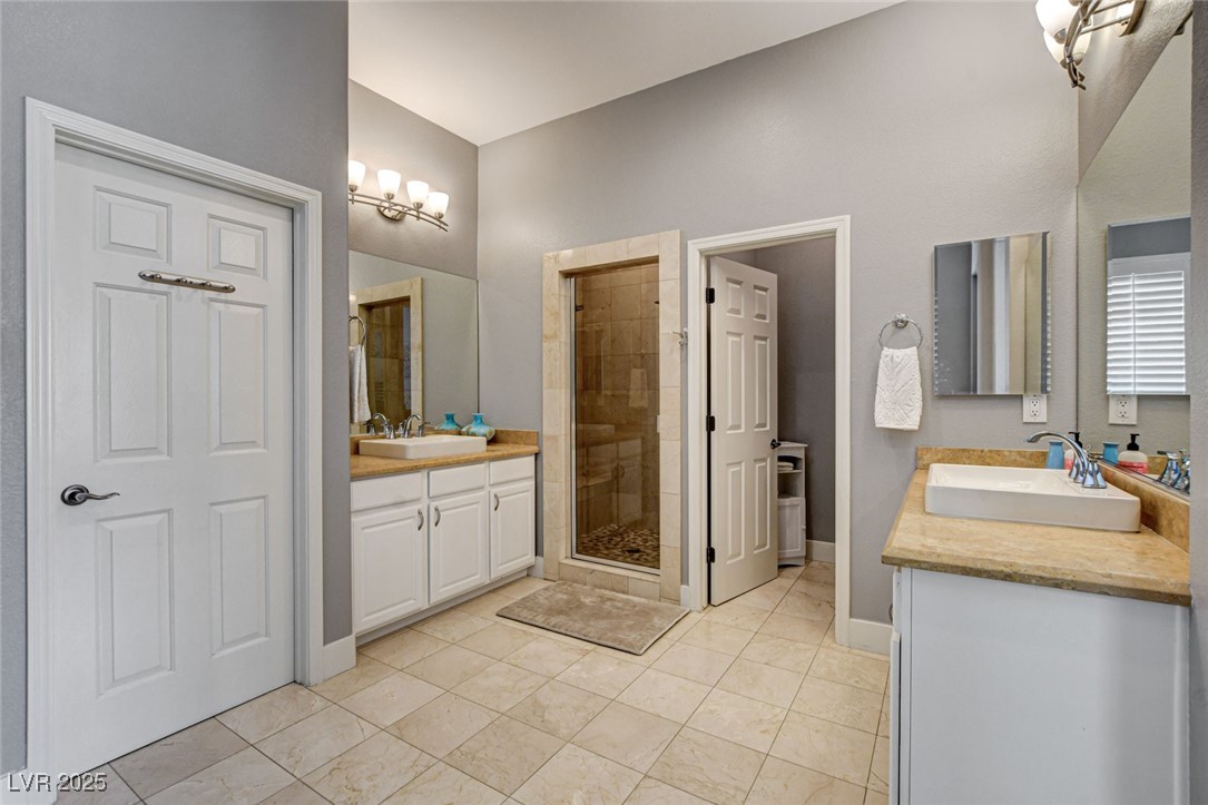 11 Morninglow Pass Property Photo 32