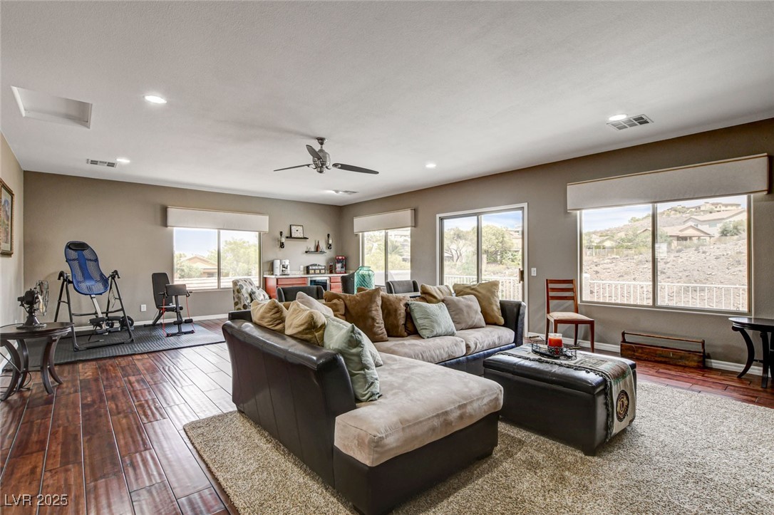 11 Morninglow Pass Property Photo 39