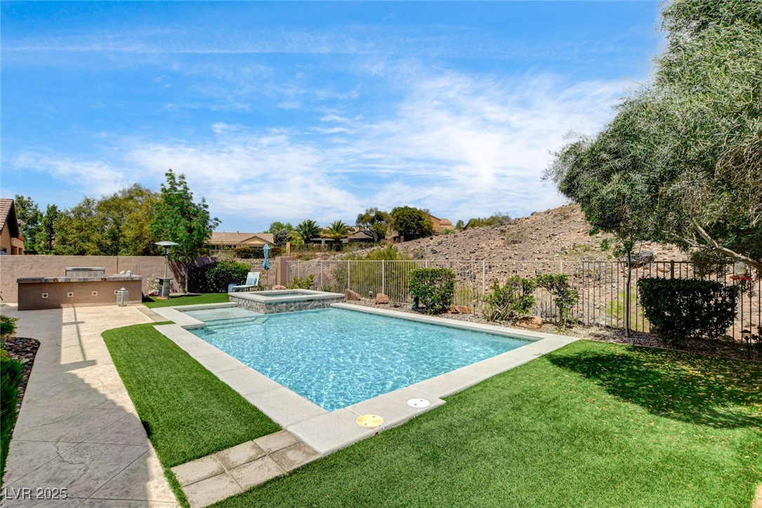 11 Morninglow Pass Property Photo 65