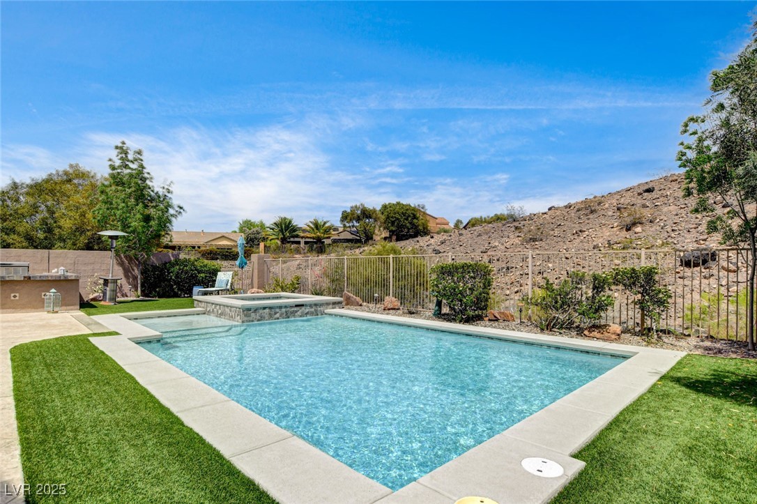 11 Morninglow Pass Property Photo 68
