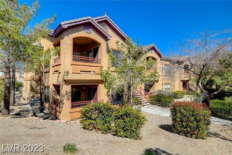 8250 North Grand Canyon Drive 1116 Property Photo