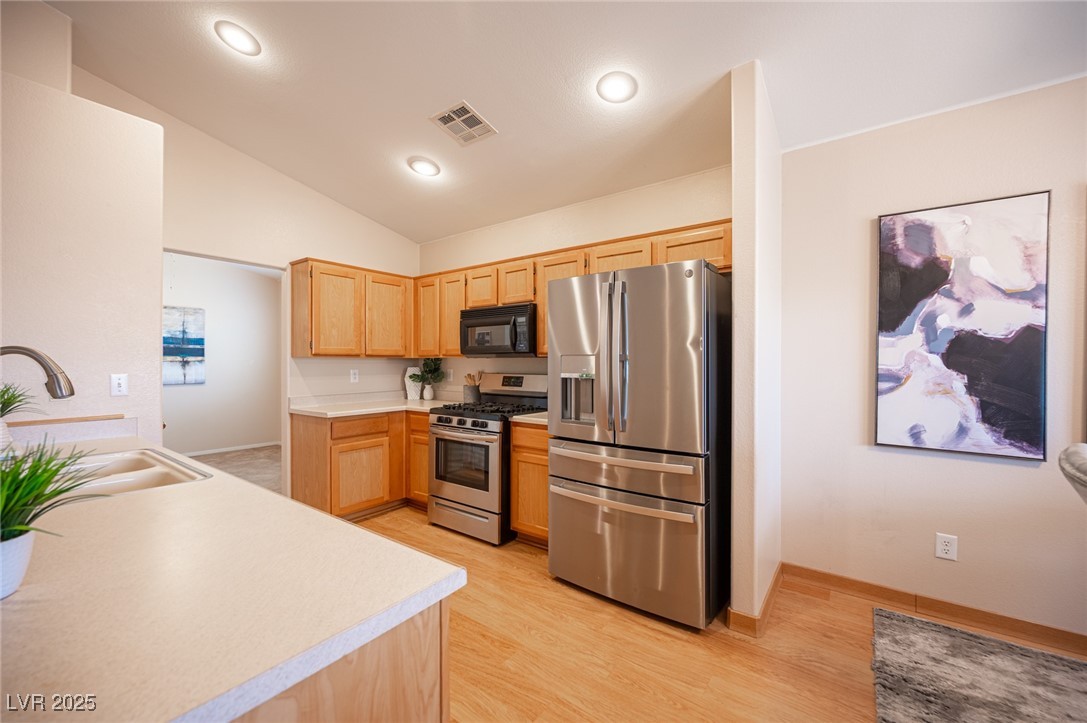 7500 Peaceful Brook Street Property Photo 13