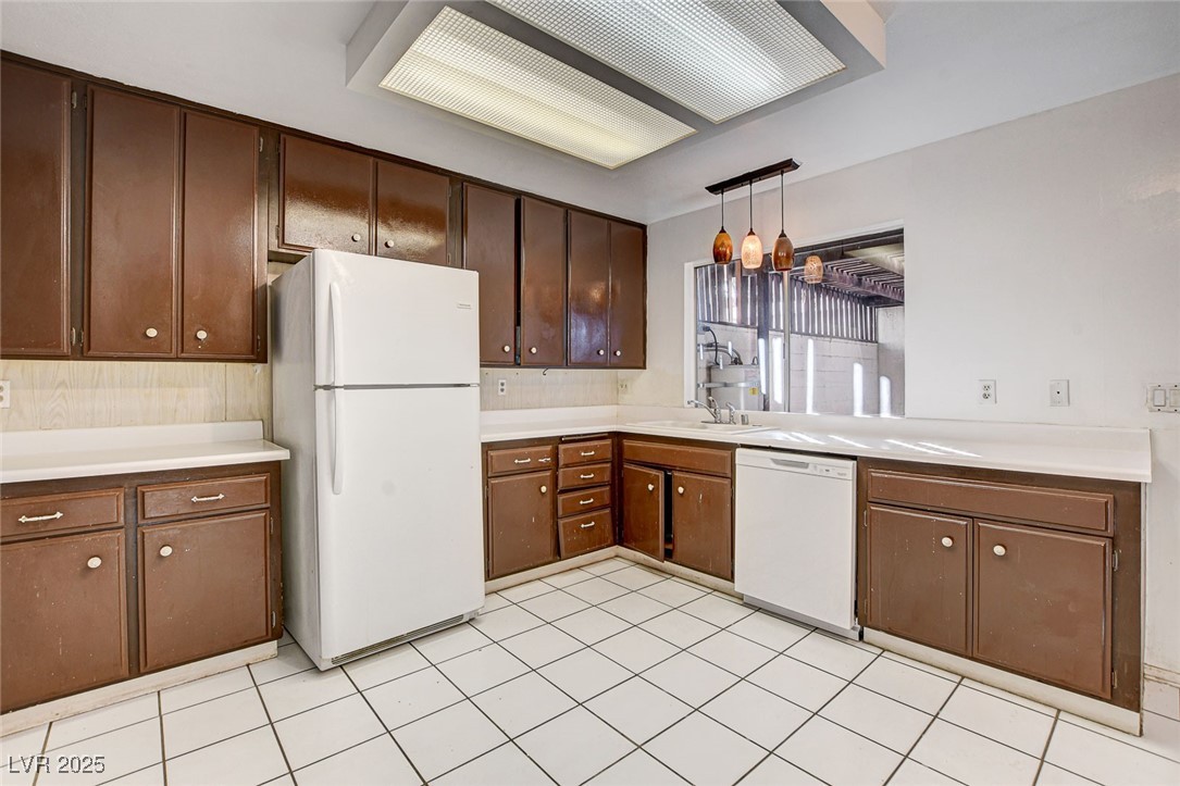 335 Greenbriar Townhouse Way Property Photo 6