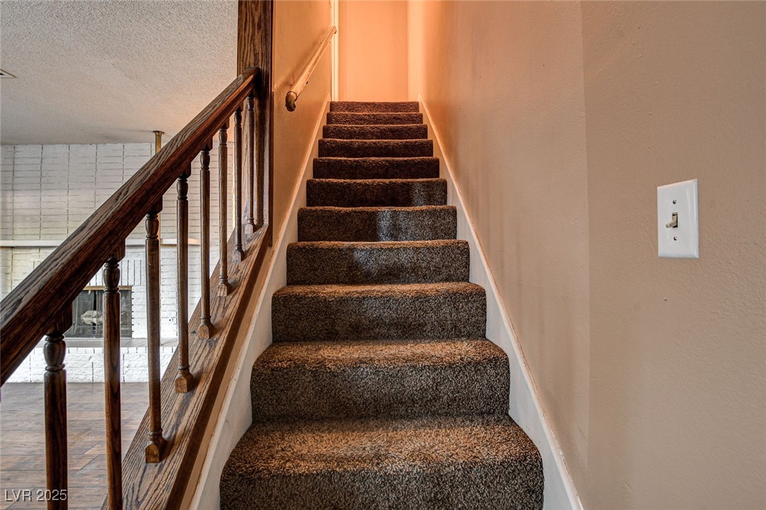335 Greenbriar Townhouse Way Property Photo 8