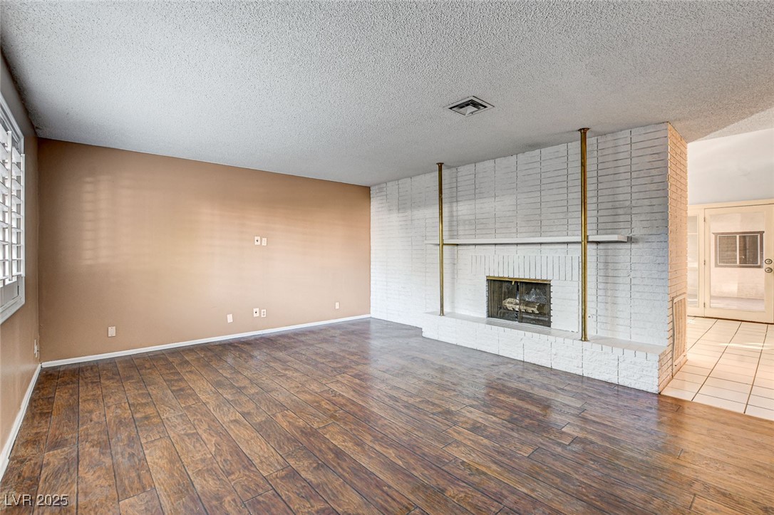 335 Greenbriar Townhouse Way Property Photo 11
