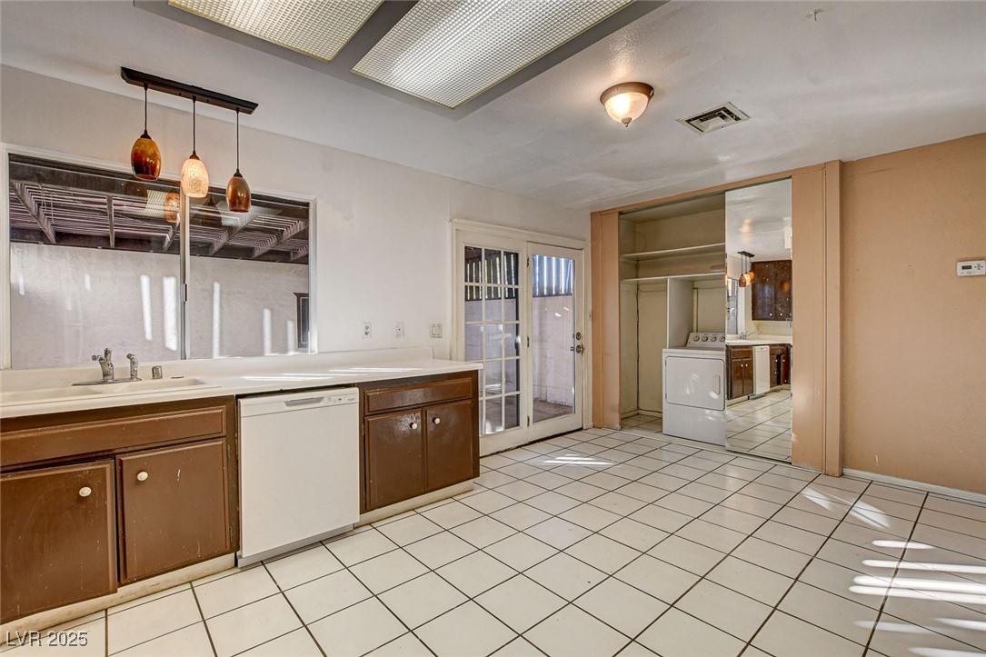 335 Greenbriar Townhouse Way Property Photo 18