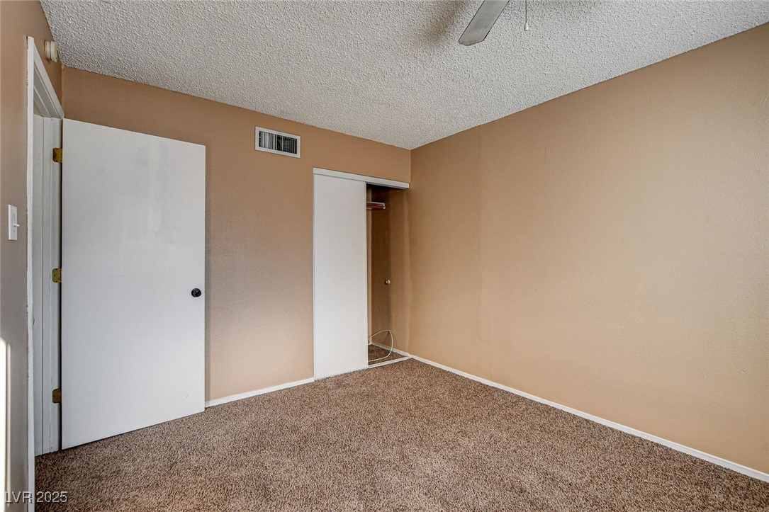 335 Greenbriar Townhouse Way Property Photo 26