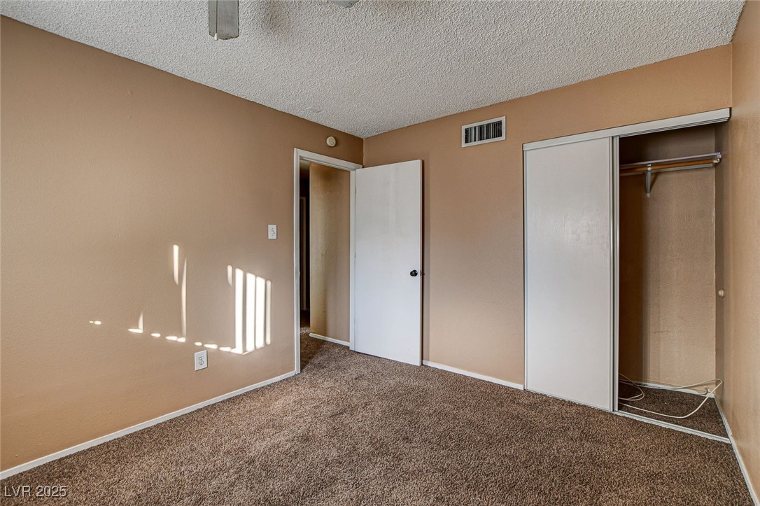 335 Greenbriar Townhouse Way Property Photo 27